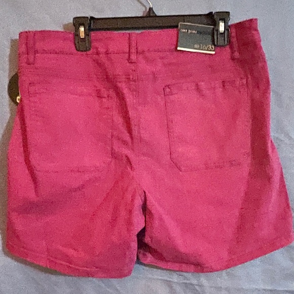 One5One Ladies Sz 16 Veda Shorts Magenta in color - Picture 3 of 10